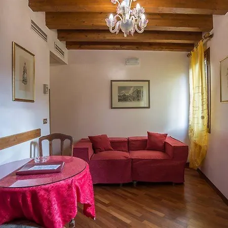 Piccola Fenice 3* ונציה