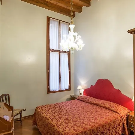 Piccola Fenice 3* ונציה