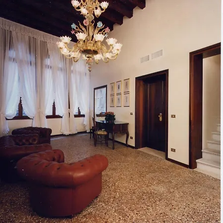 Piccola Fenice 3* ונציה