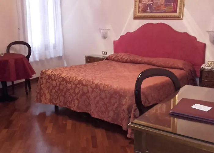 Отель Piccola Fenice Венеция